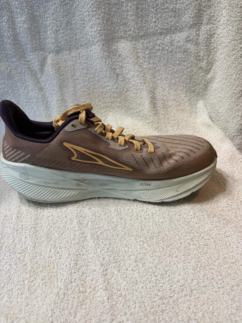 Altra Experience Flow size 6.5 Brown Running Shoe with Tan Accents